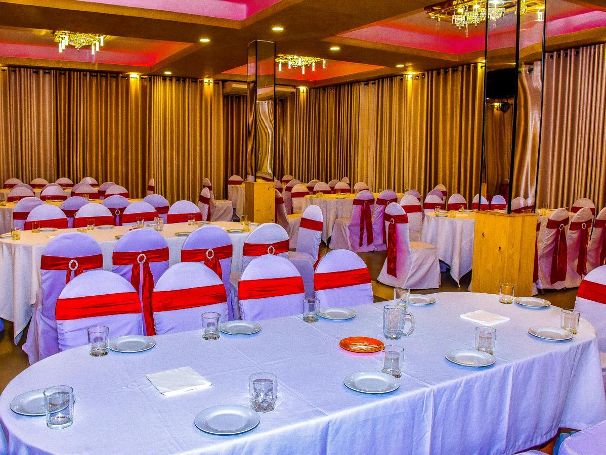 Capitalcity Hotel Бадулла Екстер'єр фото