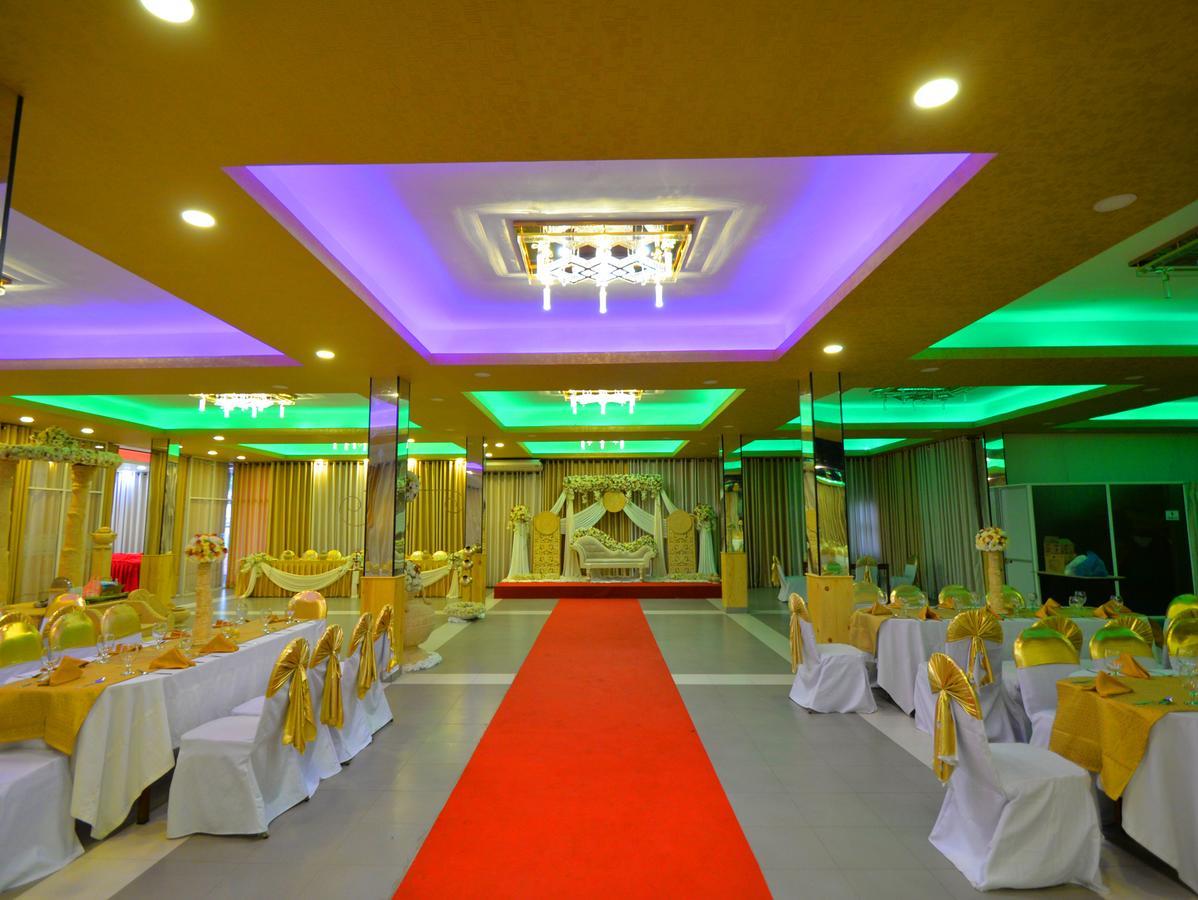Capitalcity Hotel Бадулла Екстер'єр фото