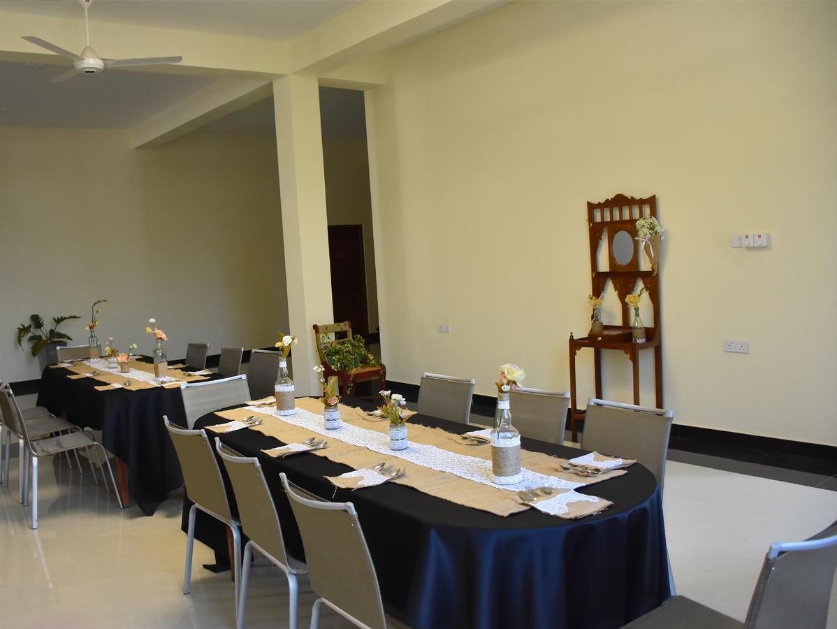 Capitalcity Hotel Бадулла Екстер'єр фото