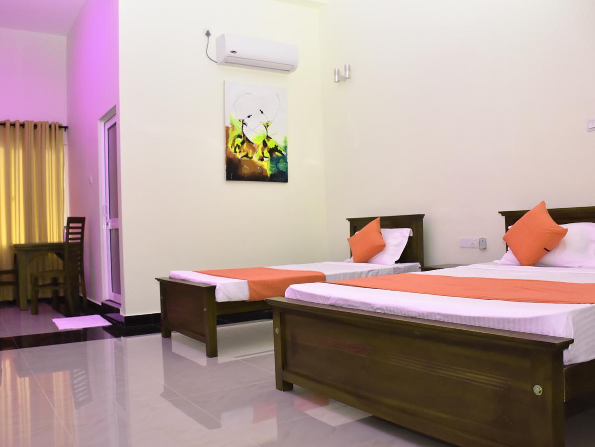 Capitalcity Hotel Бадулла Екстер'єр фото