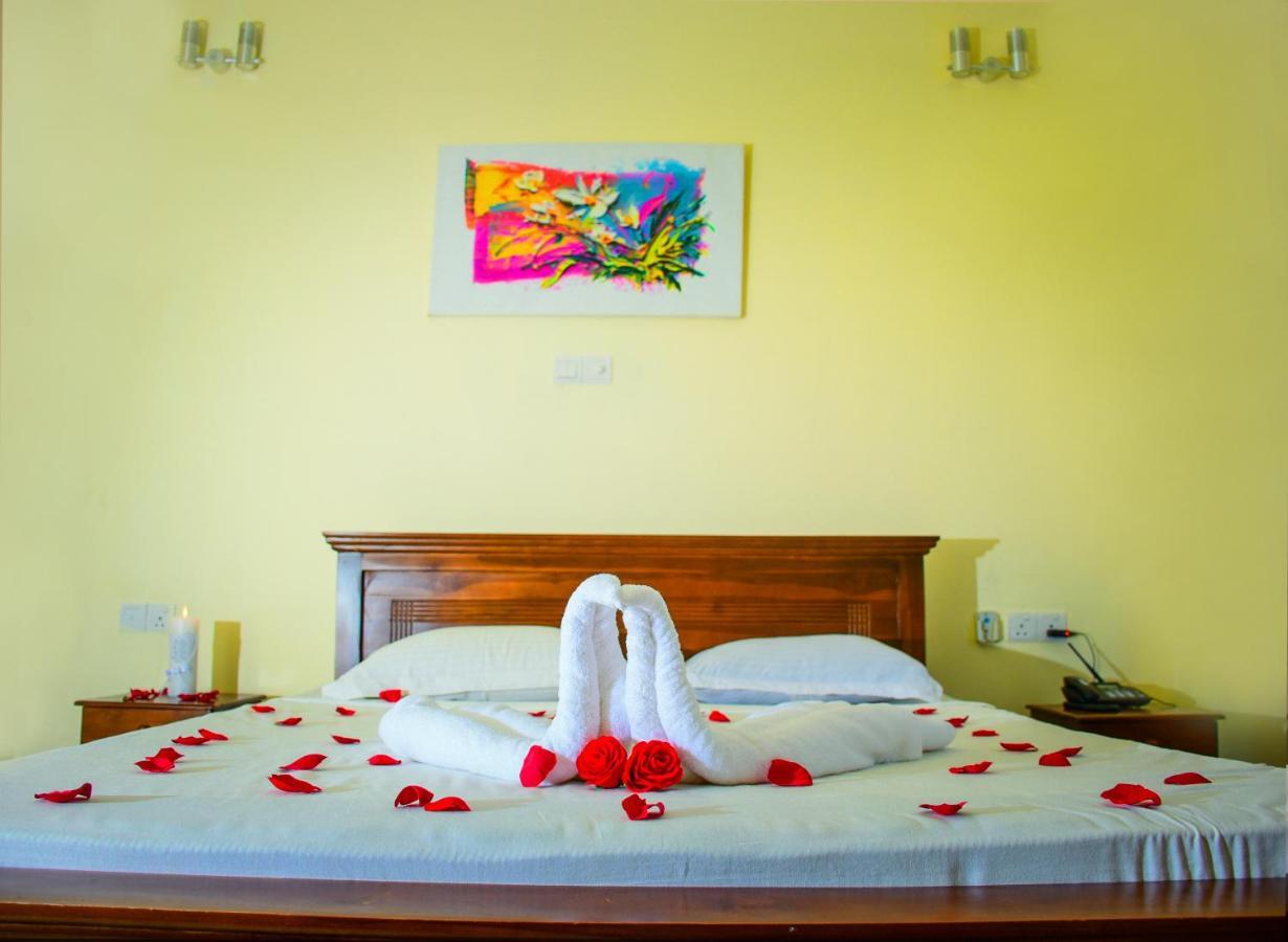 Capitalcity Hotel Бадулла Екстер'єр фото