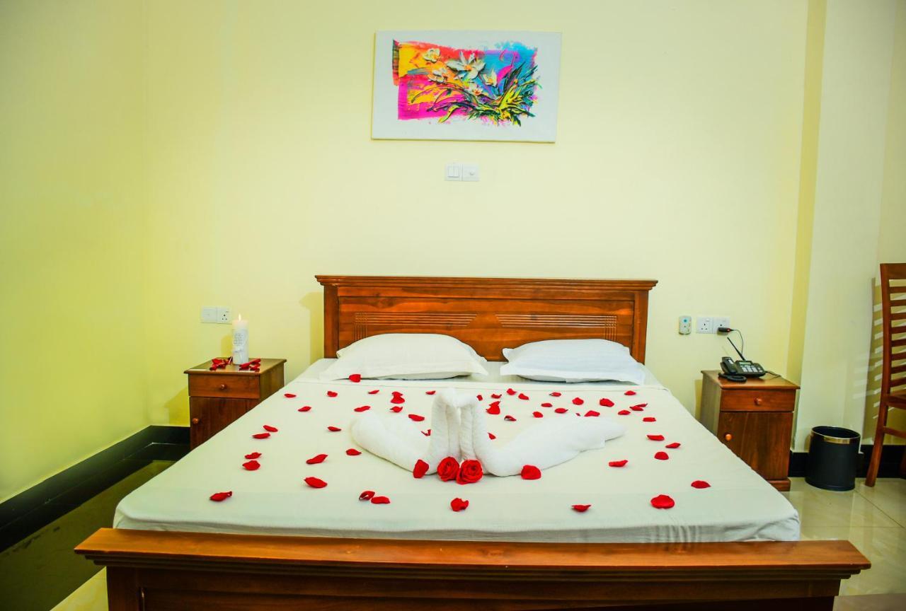 Capitalcity Hotel Бадулла Екстер'єр фото