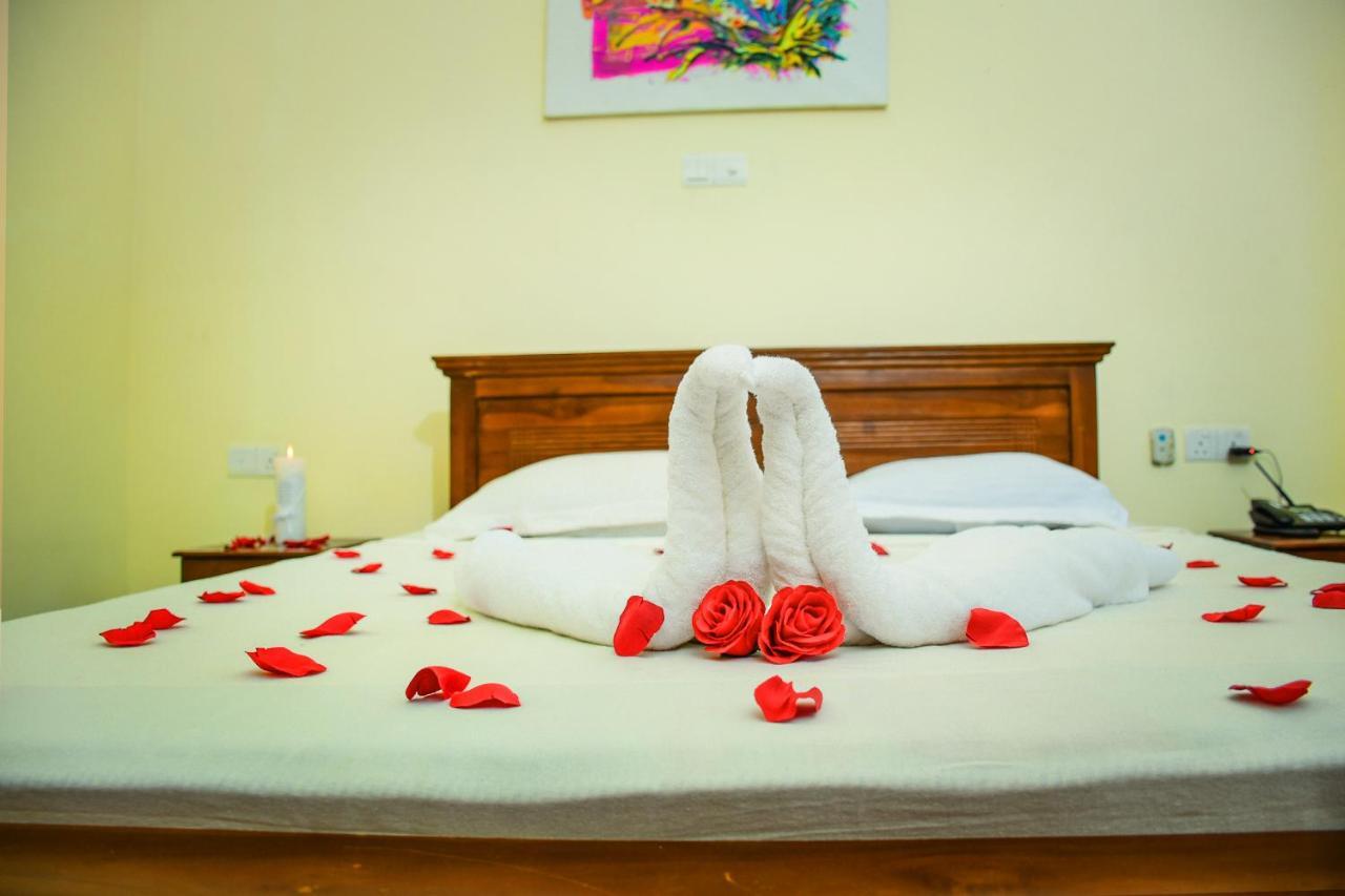 Capitalcity Hotel Бадулла Екстер'єр фото